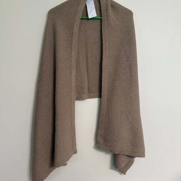 Max Mara Wool Shawl with Fringes - Picture 1 of 3